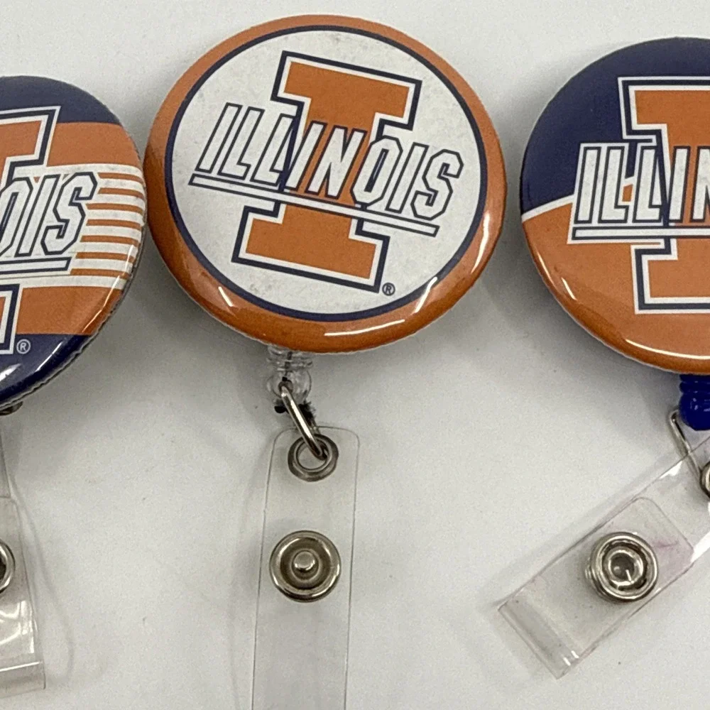 3 University of Illinois U‎ of I Badge Pull Clips Card Holders Button Lot